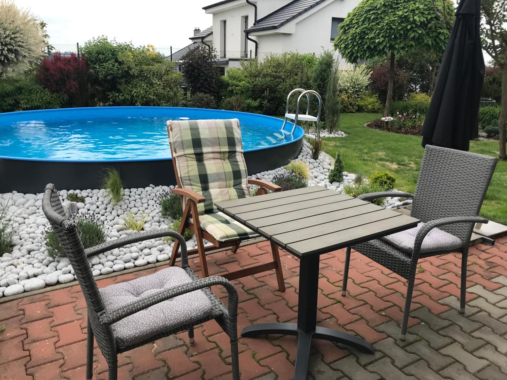 Prijemny Apartman Krovi V Rodinnem Domku Se Sdilenym Bazenem, Terasou A Zahradou Экстерьер фото